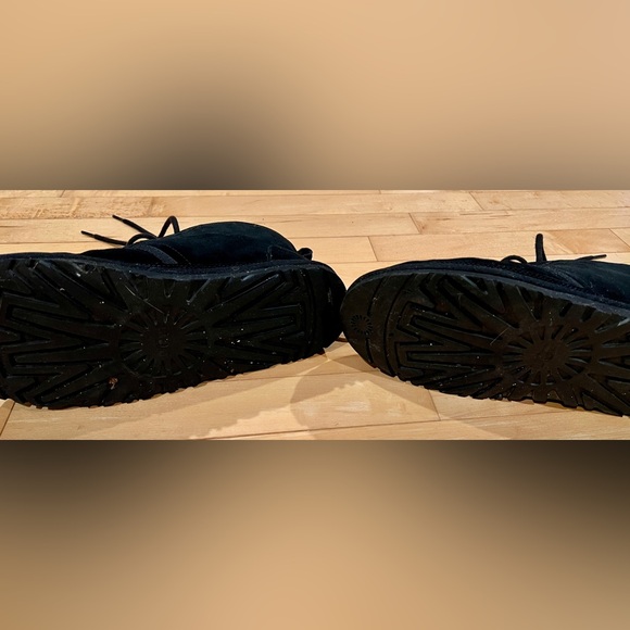 UGG Men's Neumel Boot Black Size 11 - Picture 8 of 9